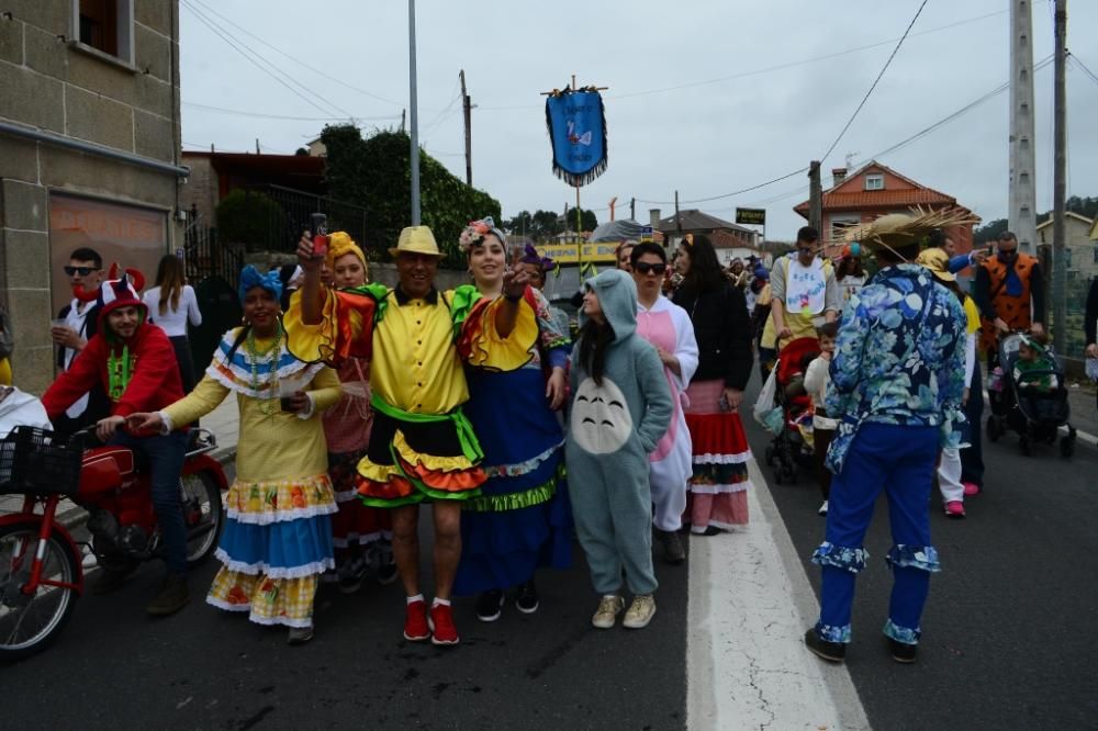 Aldán y Moaña celebran el final del Carnaval. // G. Núñez