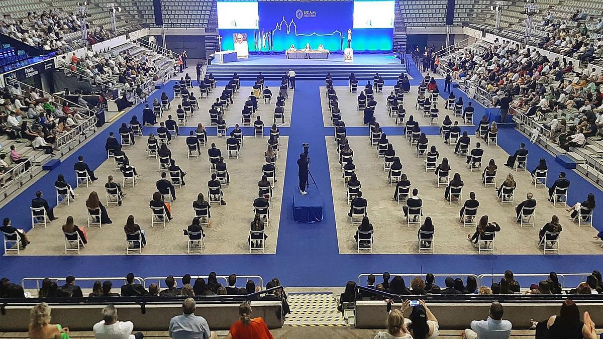 El Palacio de los Deportes de Murcia ha acogido las ceremonias de graduación. En la imagen, la de Enfermería. UCAM