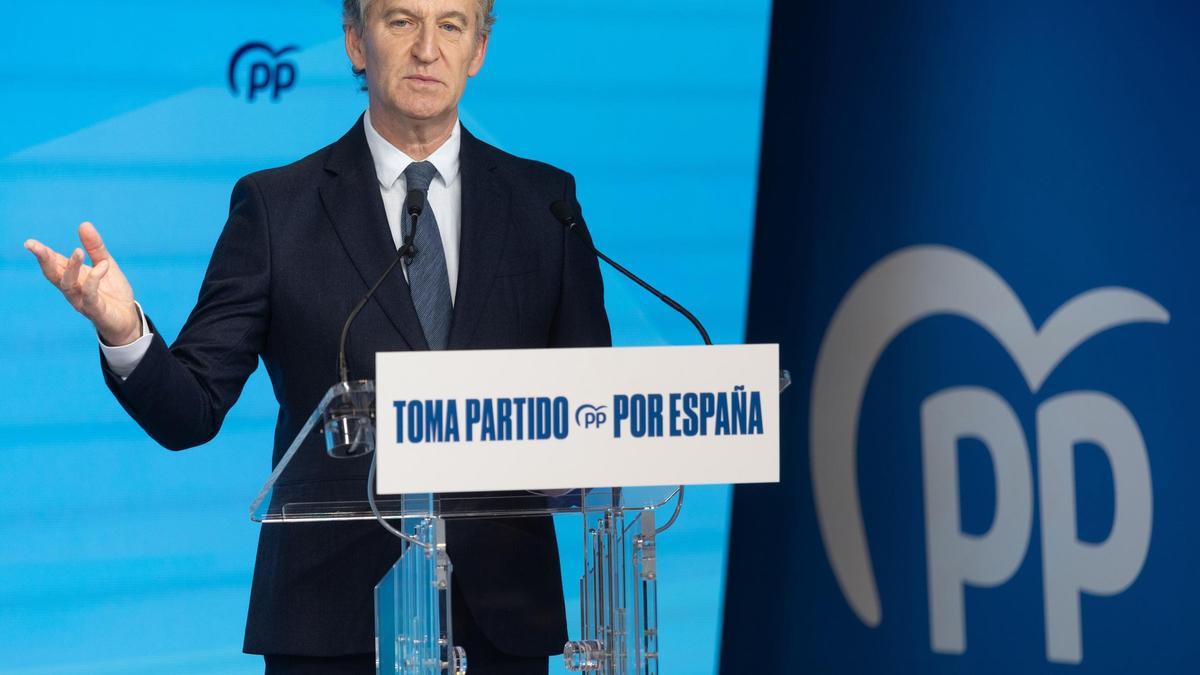 El presidente del Partido Popular, Alberto Núñez Feijóo, durante un acto con motivo del Día Internacional de la Eliminación de la Violencia contra la Mujer, en la sede del PP, a 14 de noviembre de 2025, en Madrid (España)