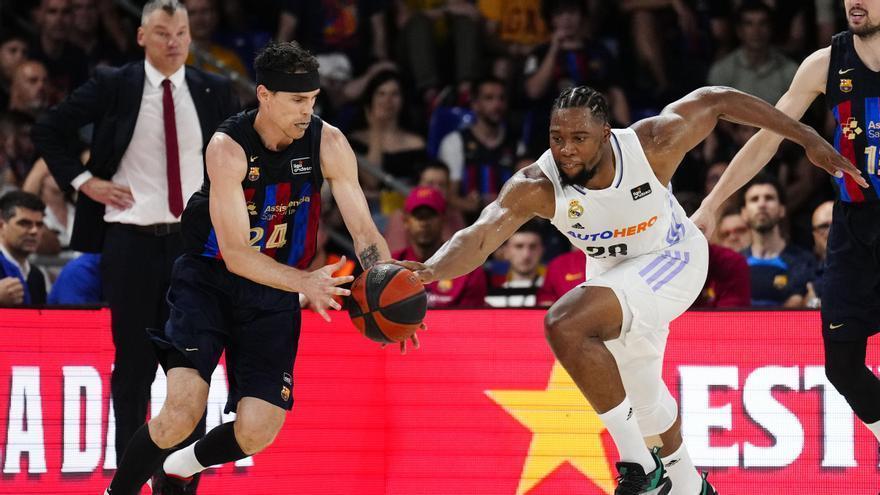 Un Barça coral amarra la primera victoria de la final ante el Madrid