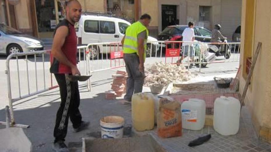 Acondicionan el barrio del Sagrado Corazón por las fiestas de Novelda