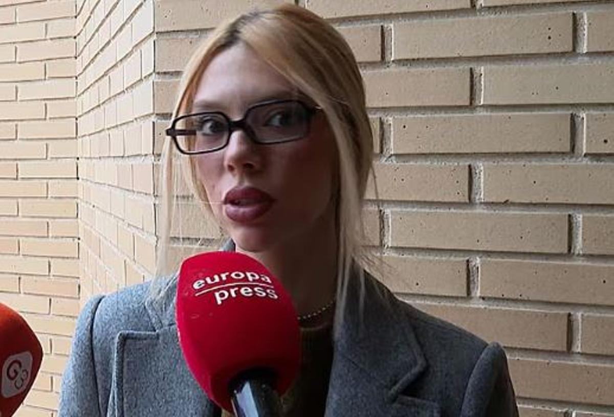 Alejandra Rubio vuelve a la carga tras descubrirse su ruptura con Carlo Costanzia: "Se ha cabreado y se ha quitado"