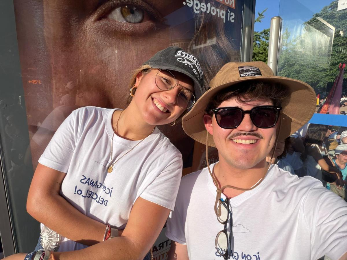 Candela y Sergio, dos jóvenes que fueron al encuentro del papa en Madrid.