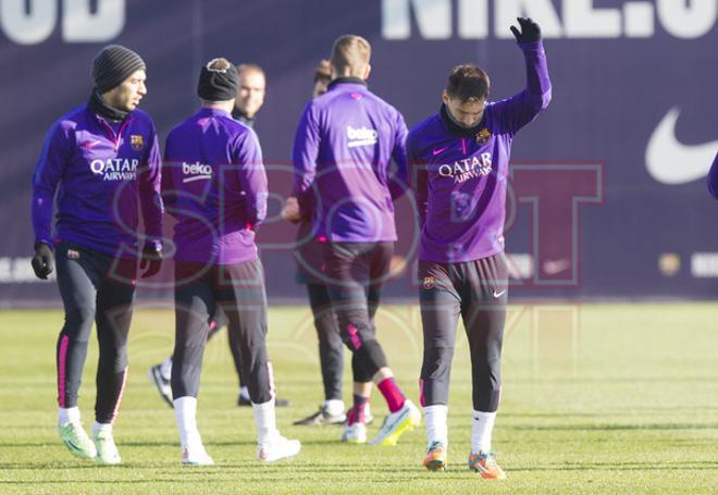 El entrenamiento del Barça antes de viajar a La Coruña, en imágenes