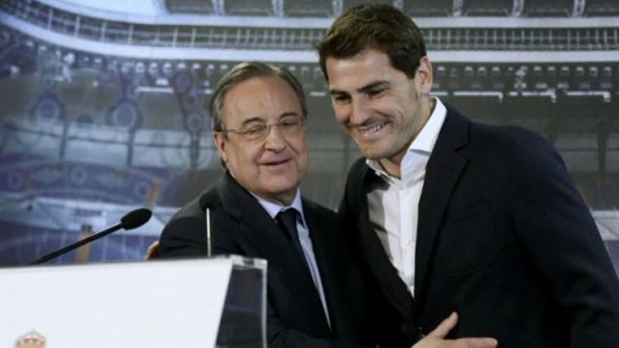 Florentino Pérez acompaña a Casillas en su despedida del Real Madrid