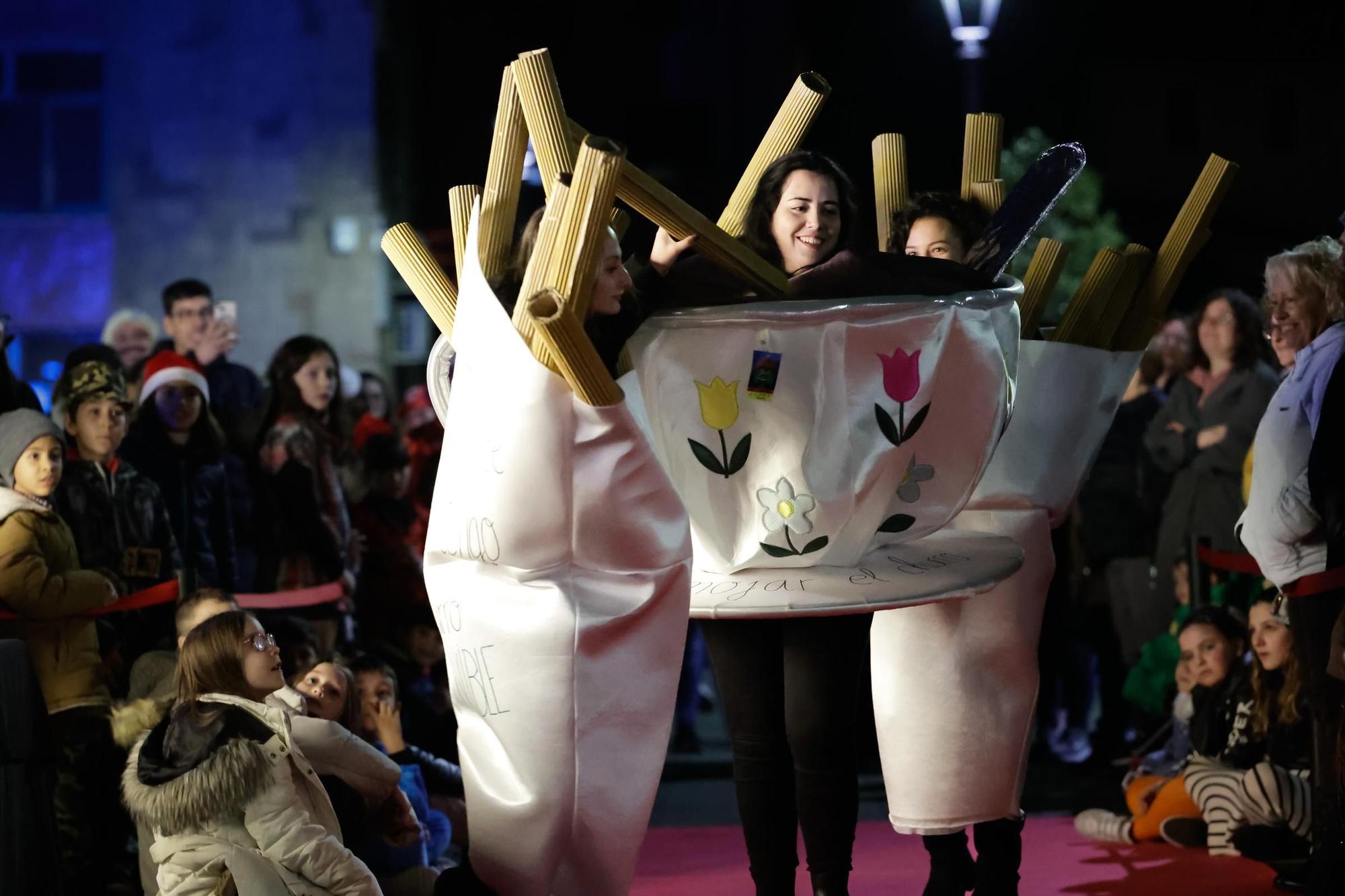 Pasarela de Antroxu en Llanera: así fue la espectacular noche en la que desfiló hasta la sardina