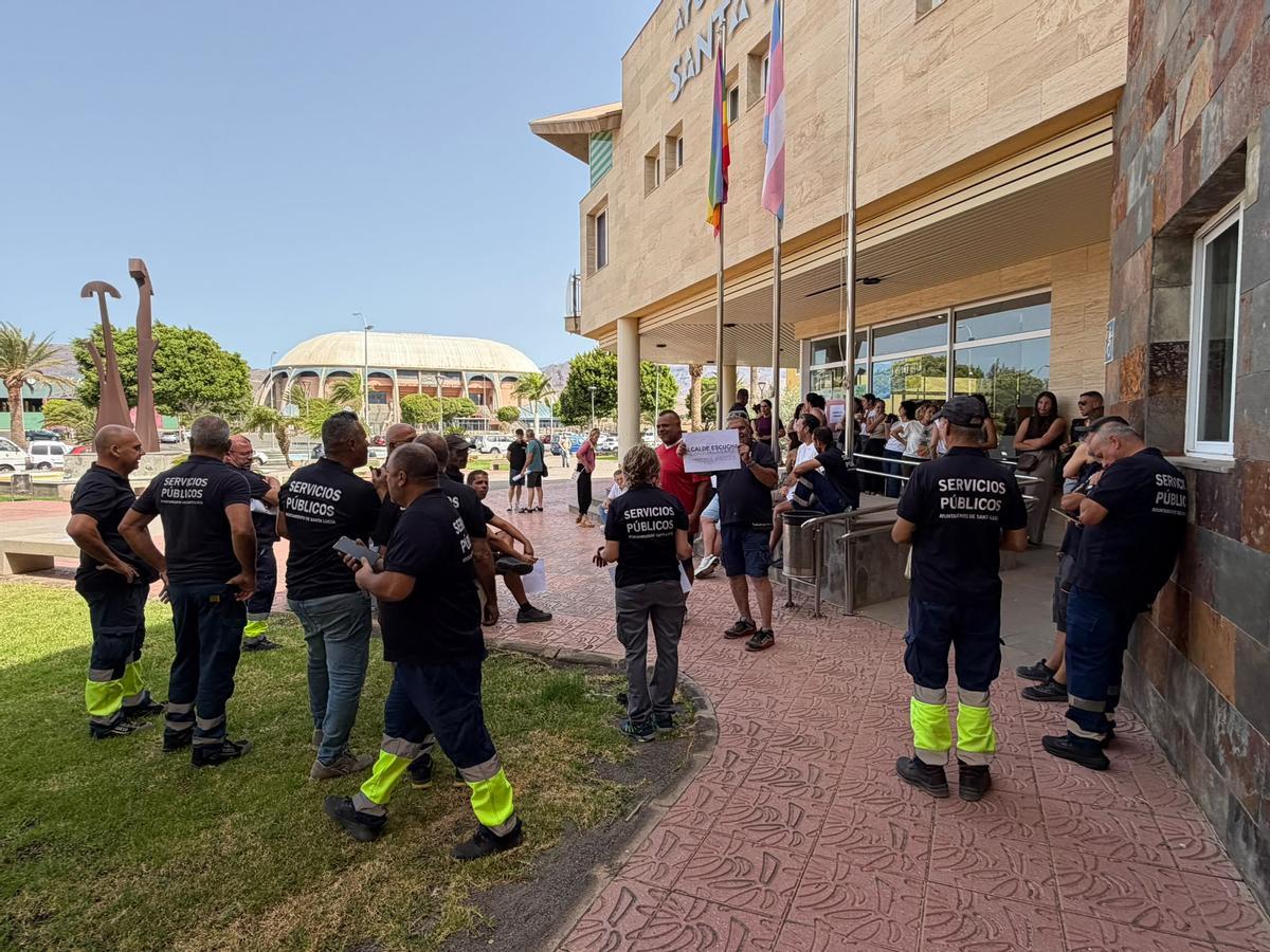 Empleados municipales de Santa Lucía de Tirajana reclaman igualdad laboral.