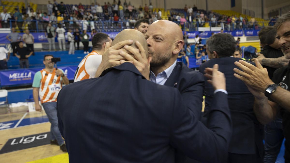 La fiesta del ascenso a la ACB del Leyma Básquet Coruña en Melilla.