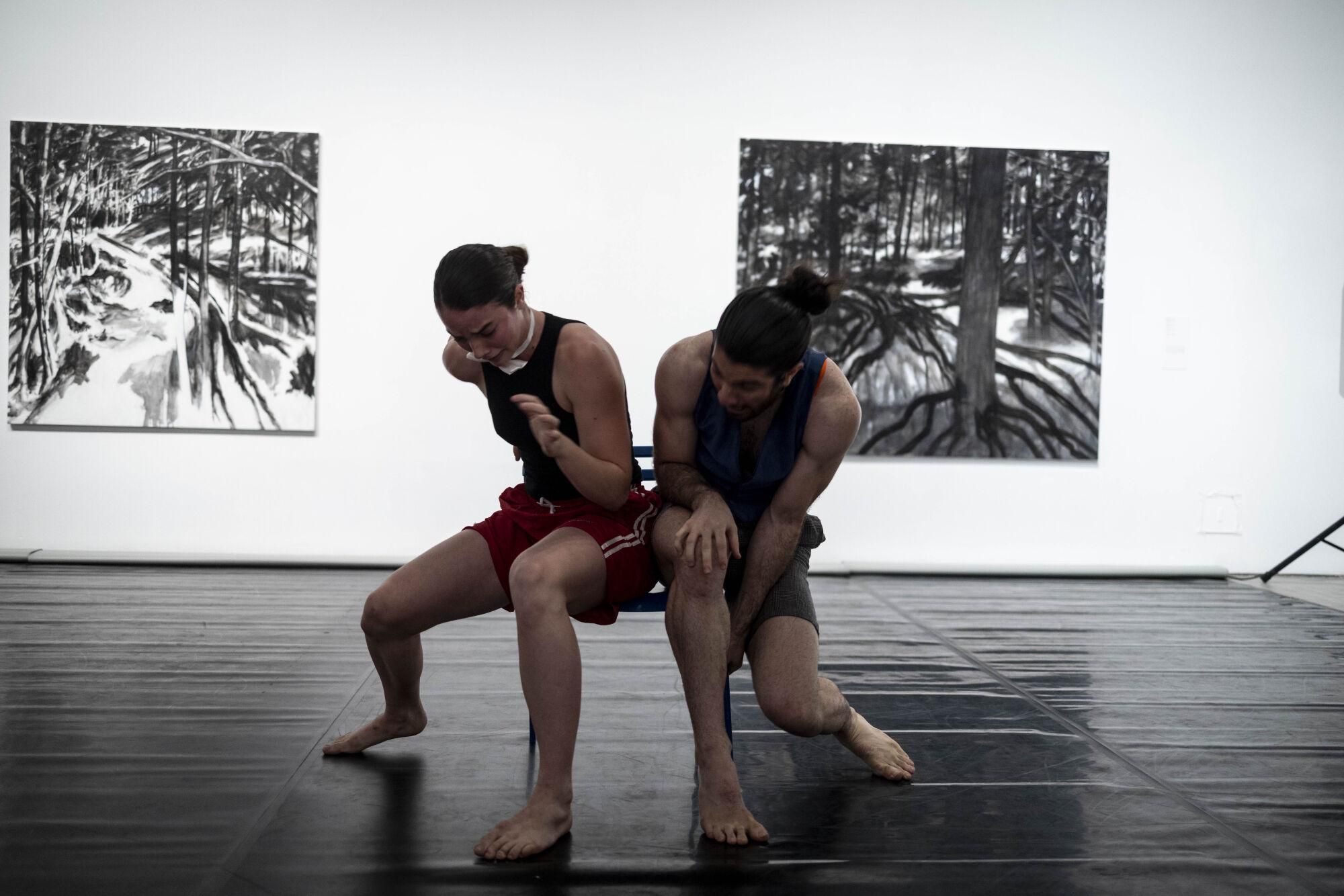 DANZA 'PAS A TROIS' CON HUGO Y VEGA GRIMALT POR EL 30 ANIVERSARIO DEL MUSEO PABLO SERRANO