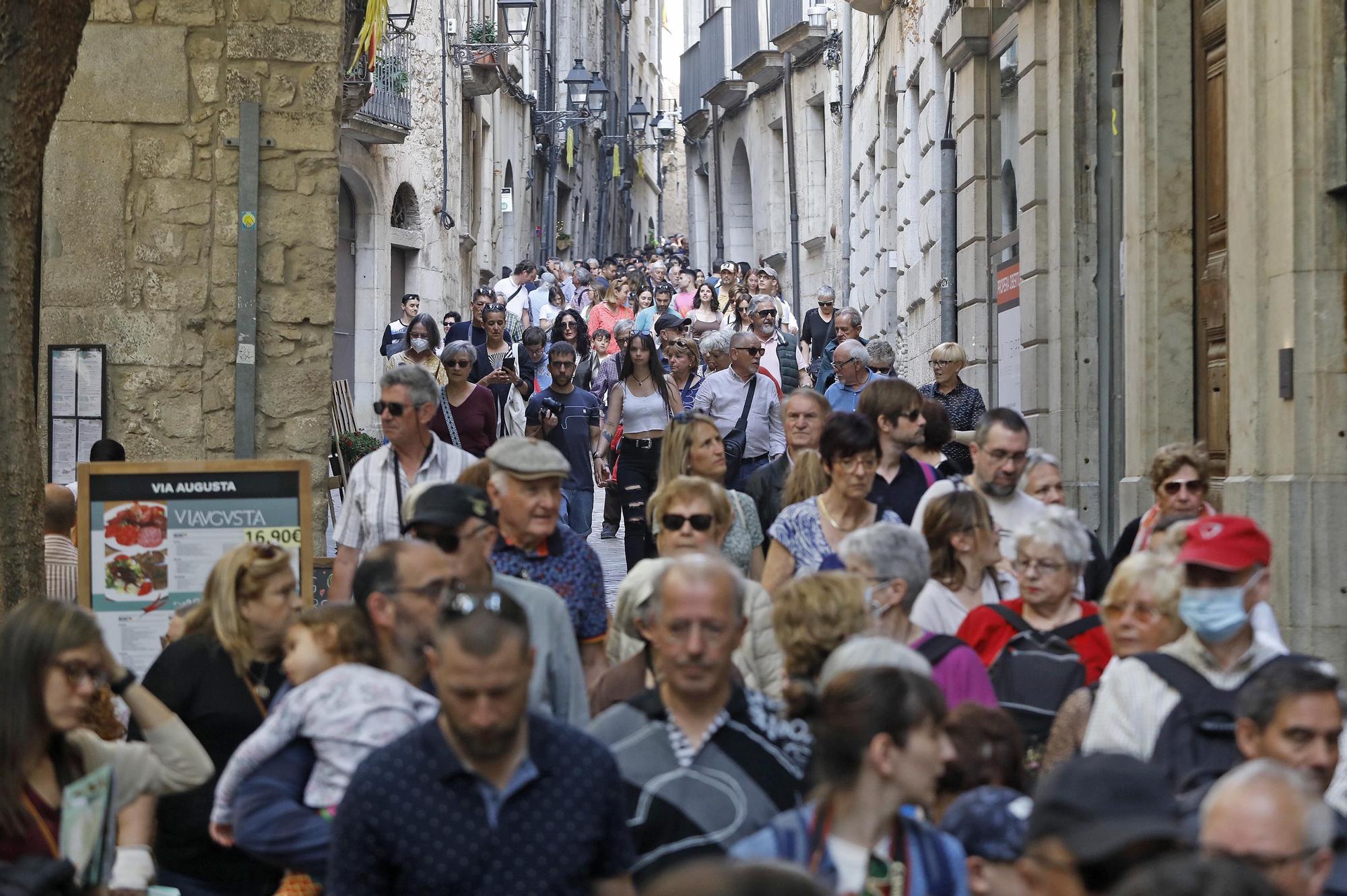 Girona es torna a omplir de color i riuades de gent en el retorn a la normalitat de Temps de Flors