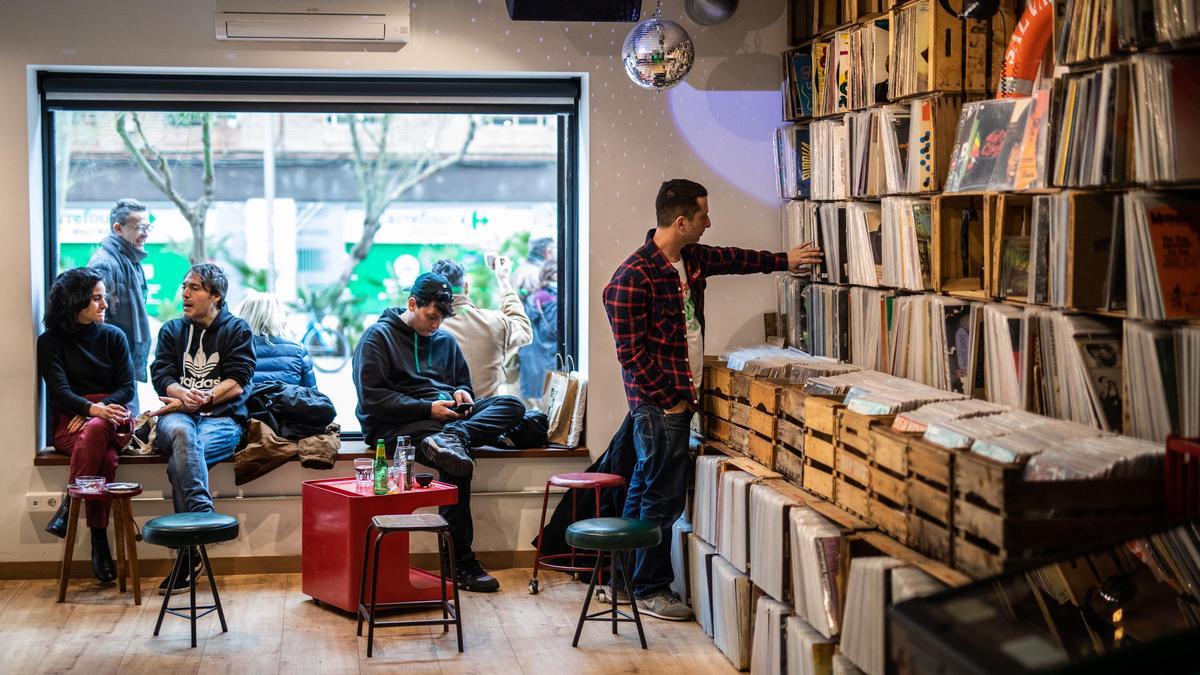 Salvadiscos: el nou santuari del vinil de Barcelona Salvadiscos: el nou santuari del vinil de Barcelona