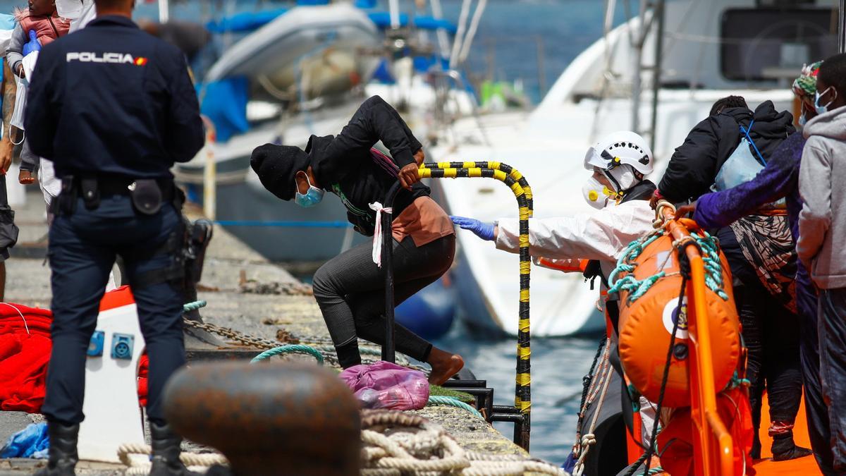 Rescatan a 37 migrantes al sur de Gran Canaria (27/03/21)