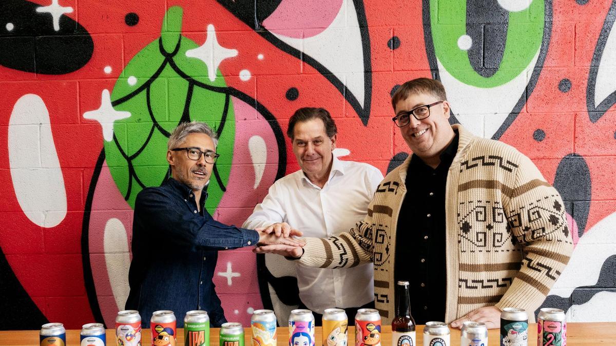 Kevin Patricio, Ignacio Rivera y Ben Rozzi en la firma del acuerdo