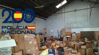 Más de 6.000 perfumes falsos y miles de prendas: así era el almacén de las falsificaciones descubierto en Sevilla