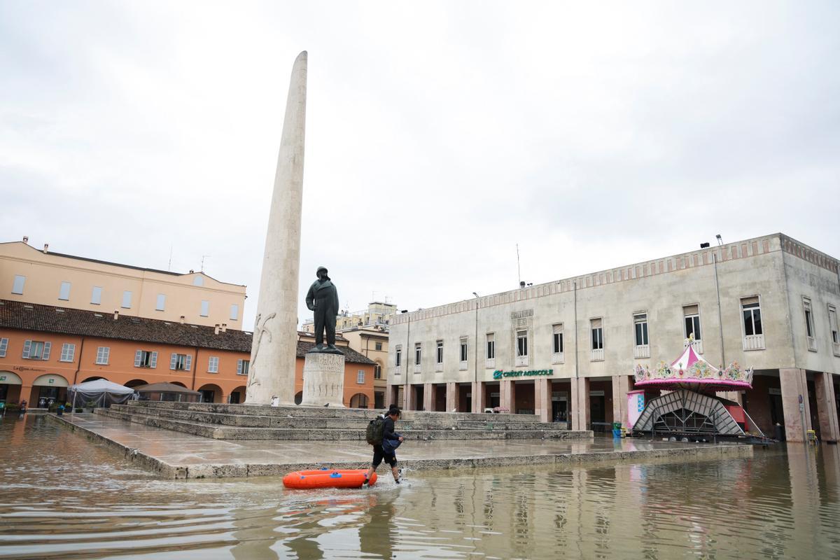 Al menos 14 muertos y 20.000 evacuados tras las inundaciones en Emilia Romaña (Italia)