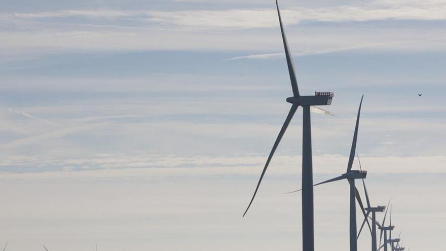 ArcelorMittal quiere entrar en el sector eléctrico en España y hace una oferta por el 40% de una cartera de activos fotovoltaicos y eólicos de Iberdrola