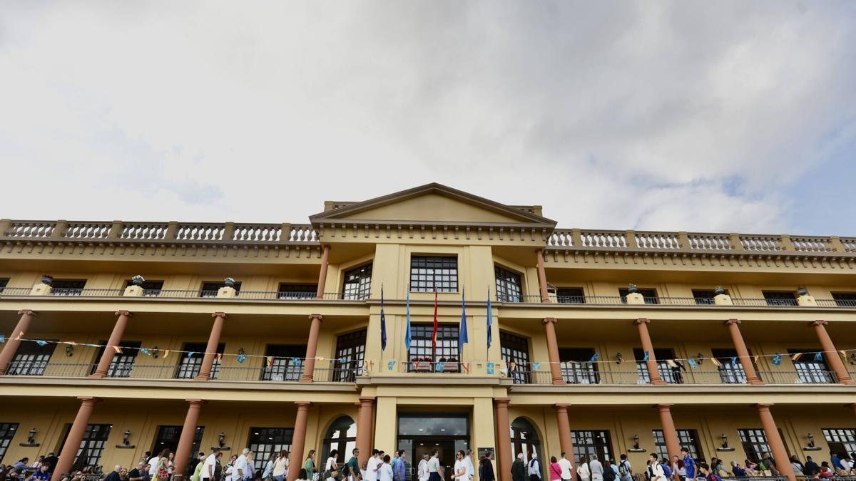El Centro Asturiano.