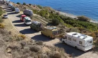 Denuncian la okupación de los acantilados de Maro