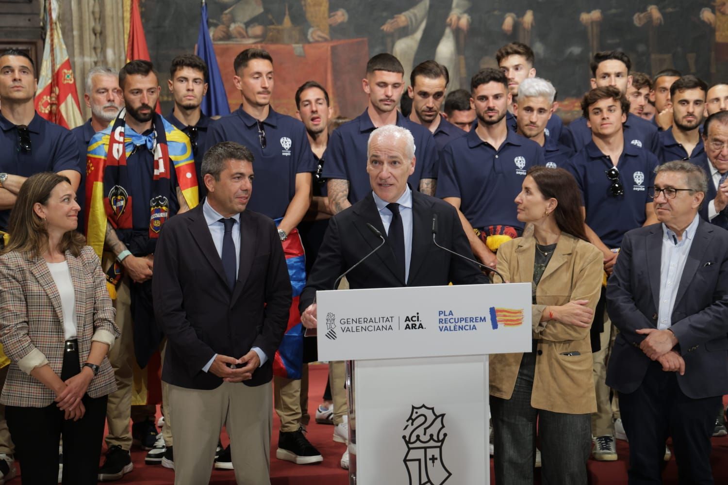 Todas las fotos de la rúa del Levante UD por su ascenso a Primera División
