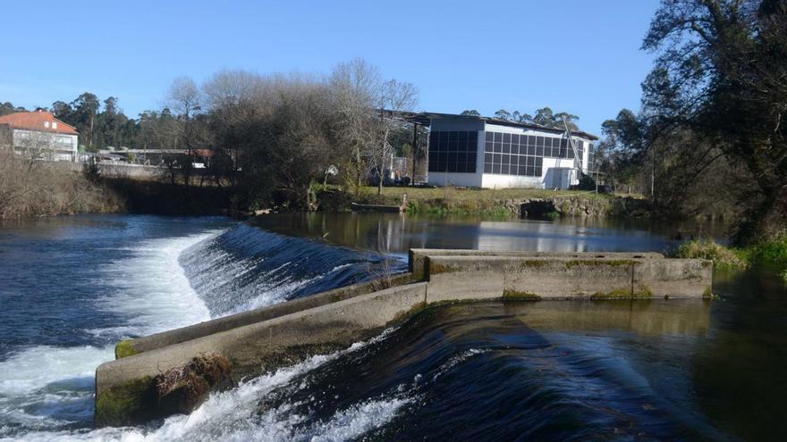 Punto de captación de agua en el río Umia para toda la comarca de O Salnés.