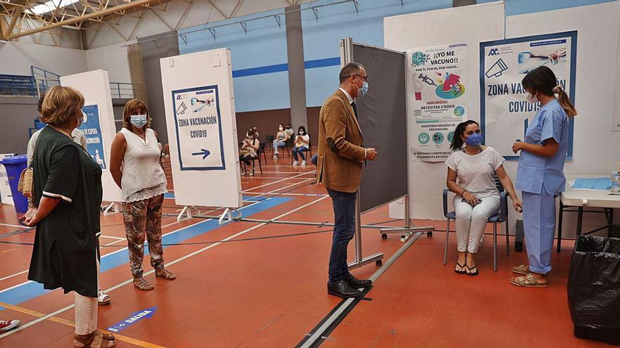 La ola juvenil del coronavirus hace subir la incidencia en todas las franjas de edad - Vimarsana News