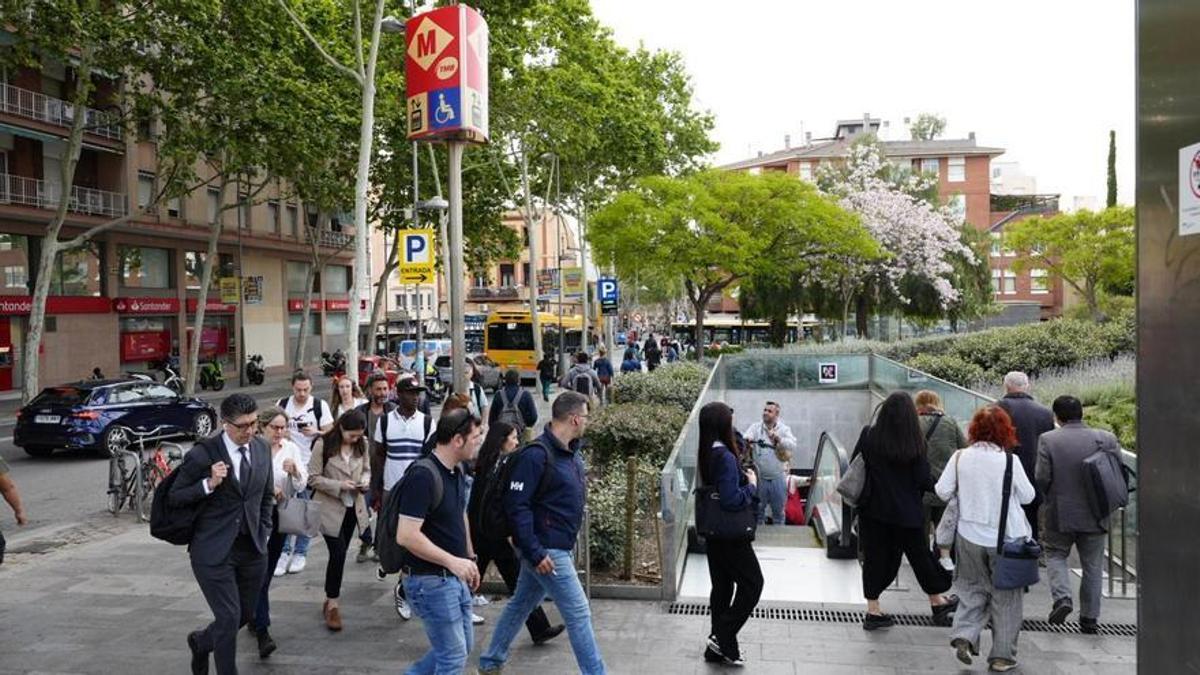 Estación de metro de Pompeu Fabra de Badalona, alternativa para entrar a Barcelona ante el caos en Rodalies.