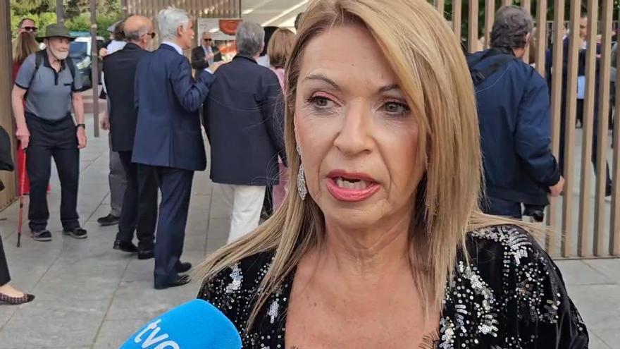 Video | Declaraciones de Piedad Álvarez, del PSOE, a su llegada a la toma de posesión