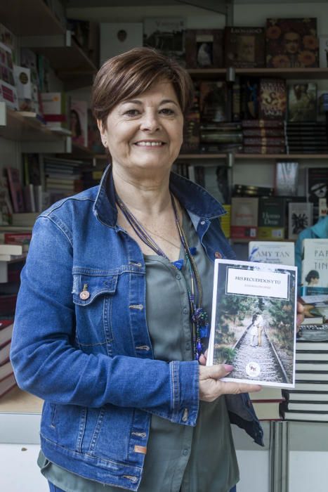 Ambiente en la Feria del Libro de València