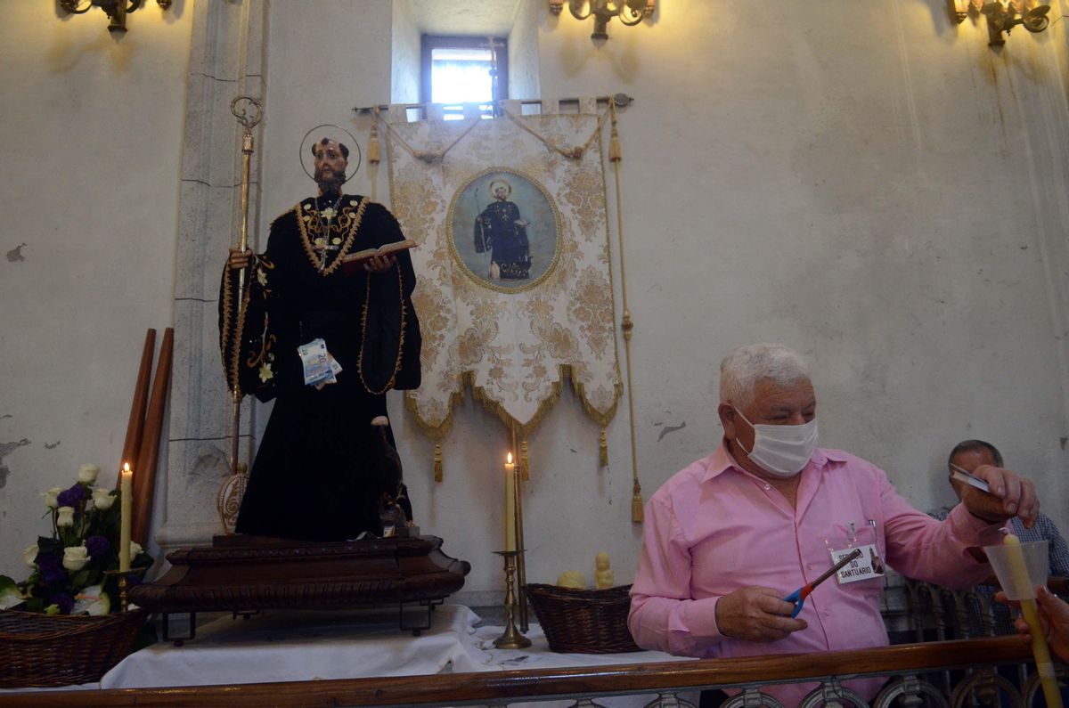 El San Benito de Lores, en el interior de su santuario