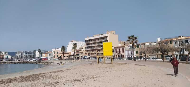 Así son las nuevas torres amarillas de socorristas que estrenan las playas de Palma