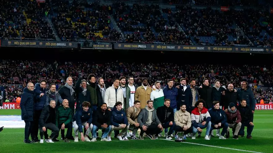 El Barça de balonmano celebró en el Camp Nou el título de Copa del Rey
