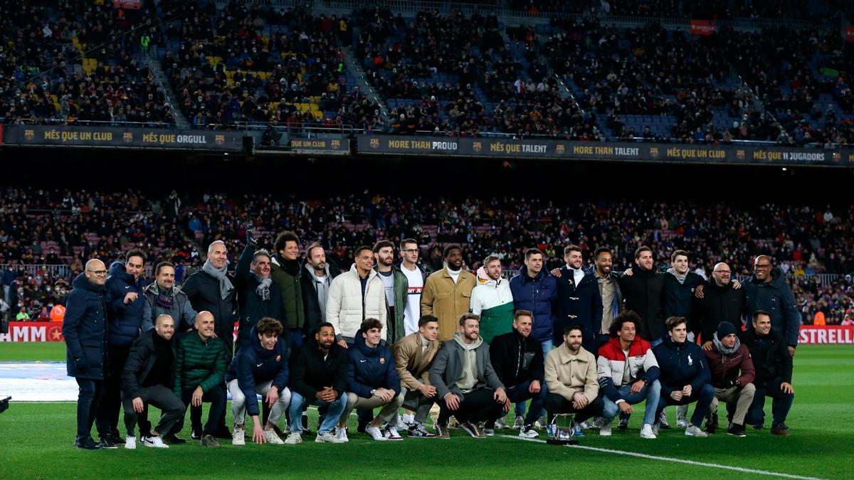 El Barça de balonmano celebró en el Camp Nou el título de Copa del Rey