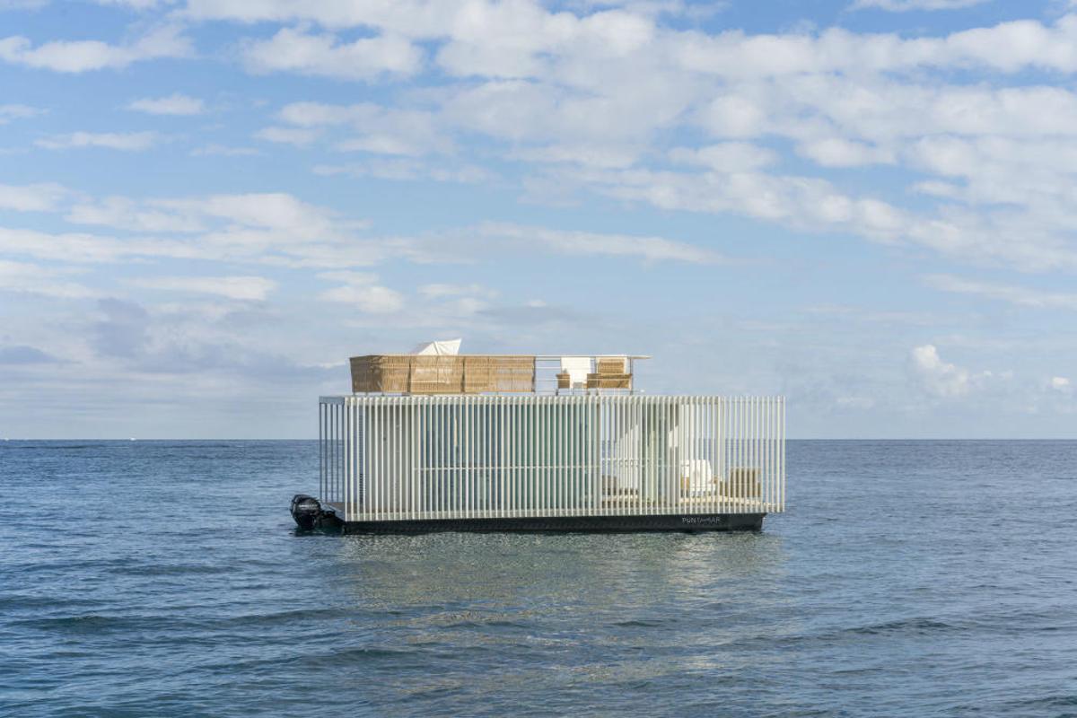 Así es la primera suite flotante del mundo, amarrada en Dénia