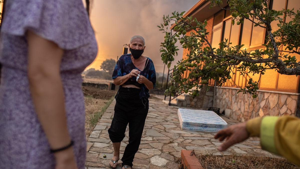 El feroz incendio de Losacio, en imágenes