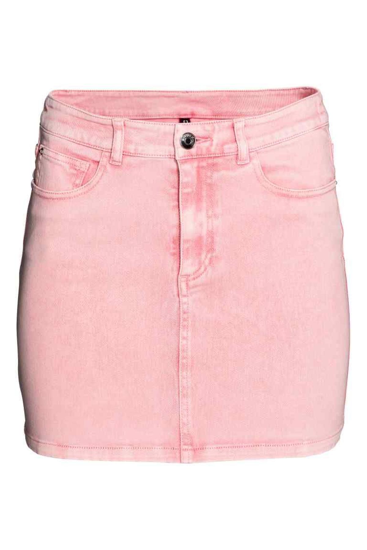Falda vaquera rosa de H&M (Precio: 11.99 euros)