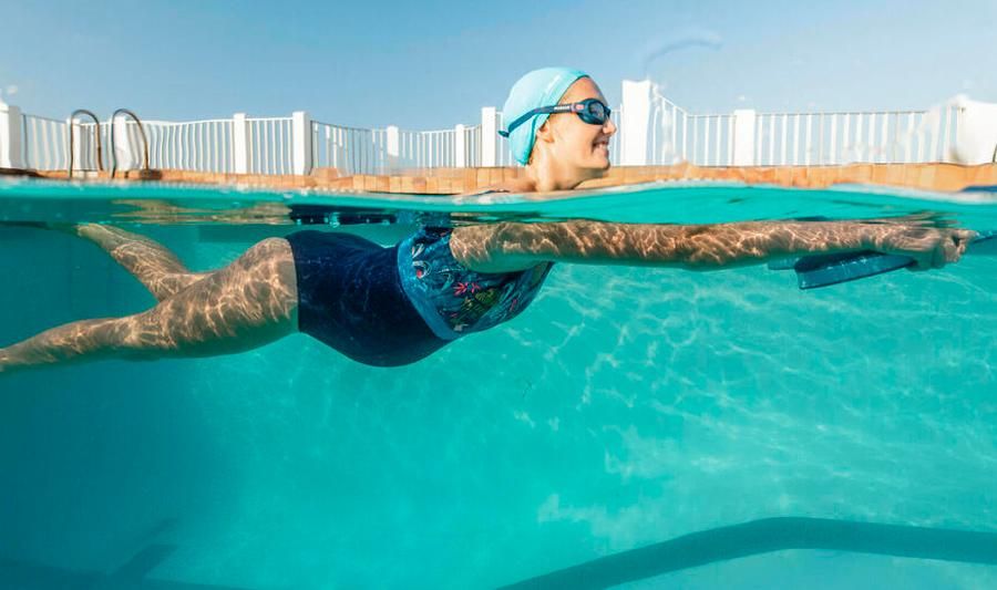 Decathlon lanza banadores premama que evolucionan con el embarazo
