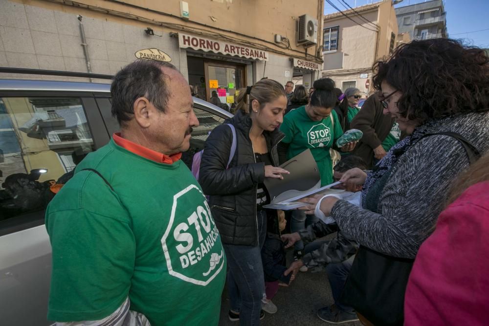 La PAH celebra la paralización del desahucio