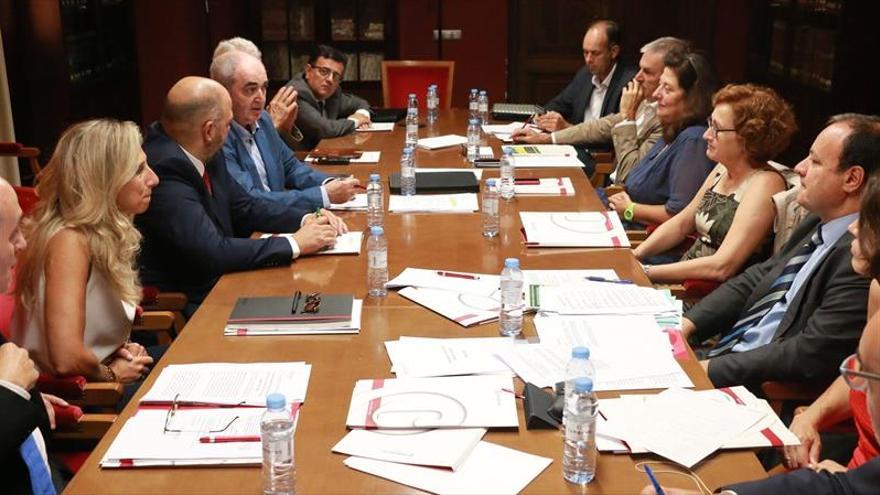 Lás Cámaras aragonesas apoyan la manifestación de Valencia por el tren