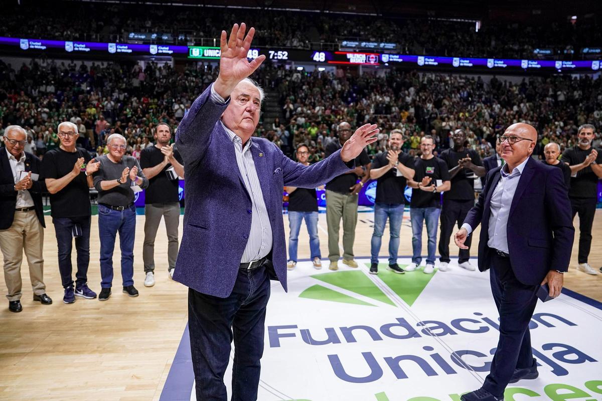 Bozidar Maljkovic agradece el homenaje a la afición verde.