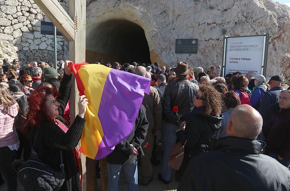 Homenaje a las víctimas de la desbandá en el Peñón del Cuervo