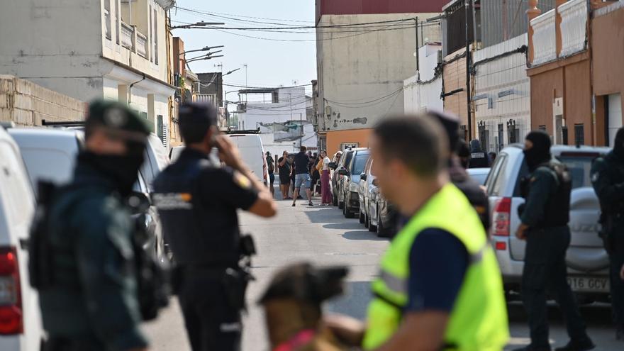 EN VÍDEO | Gran operación policial en Las Moreras de Badajoz vinculada con robos