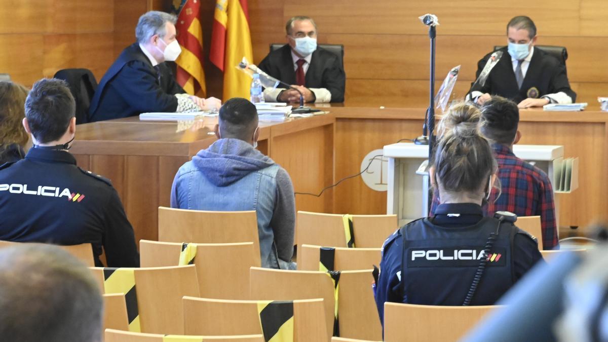 Imagen de los procesados, durante su juicio en la Audiencia Provincial de Castellón.