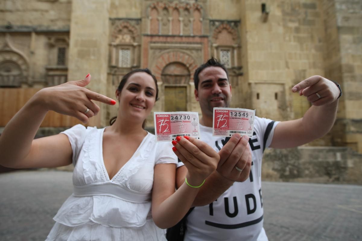 FOTOGALERÍA/ Con el décimo del 75 aniversario de Diario CÓRDOBA