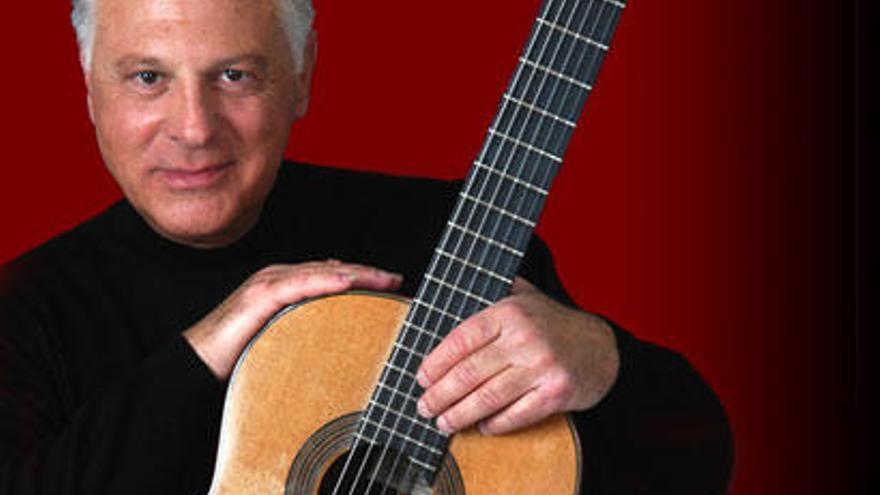 El guitarrista Ángel Romero