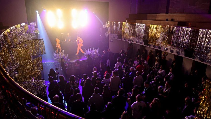 Mira aquí todas las imágenes de la fiesta de fin de año en el Teatro España de Santa Eulària