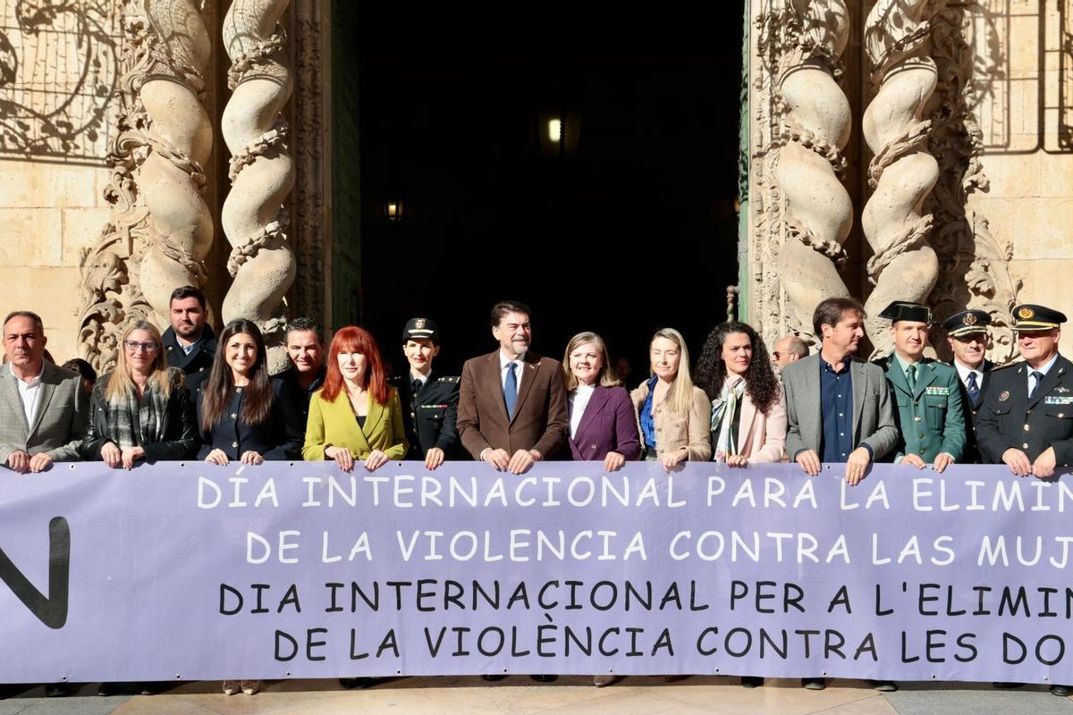 Actos por el 25N en el Ayuntamiento de Alicante