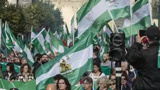 Así se construye Andalucía: muchas horas de trabajo tras una comunidad en ebullición