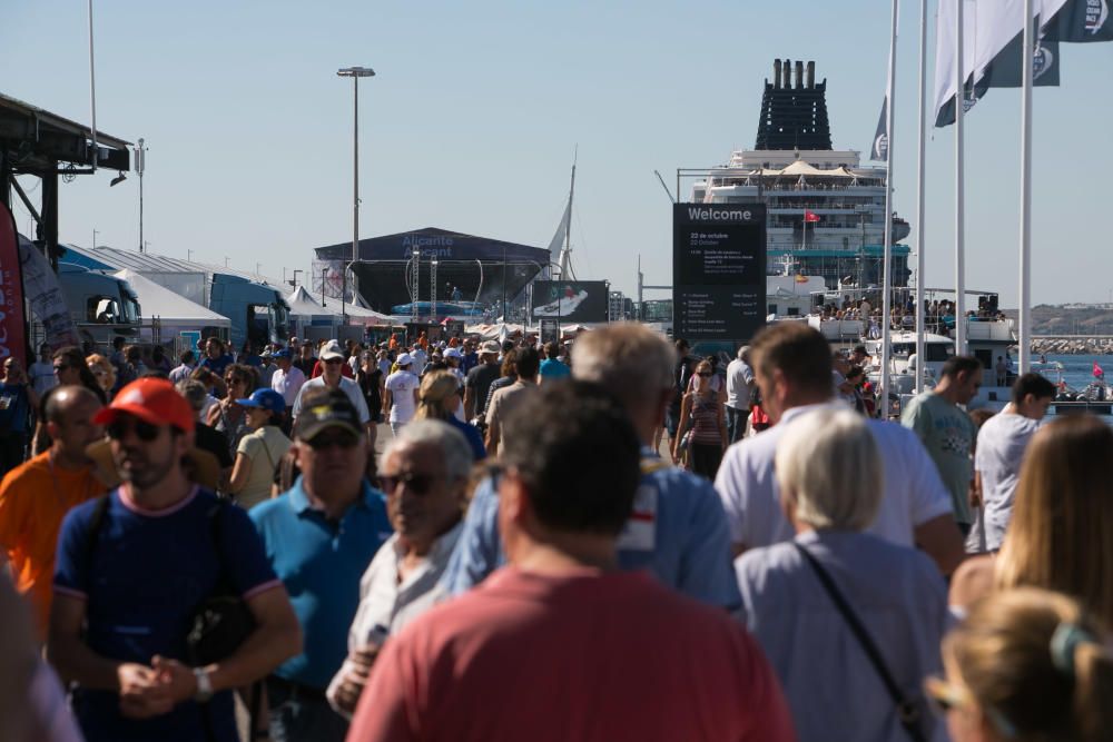 Incesante actividad en el Race Village del Puerto de Alicante