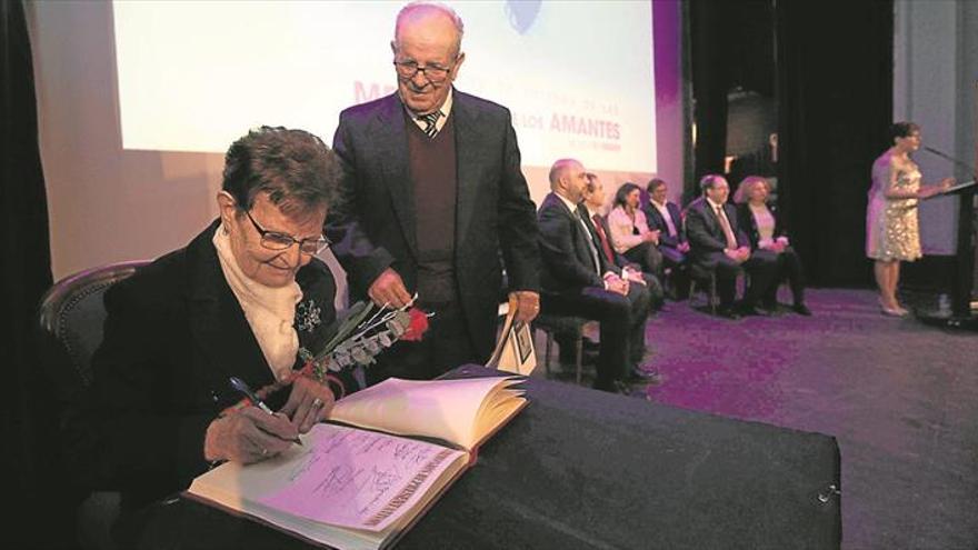 Teruel honra con la medalla de los Amantes el amor de 54 matrimonios