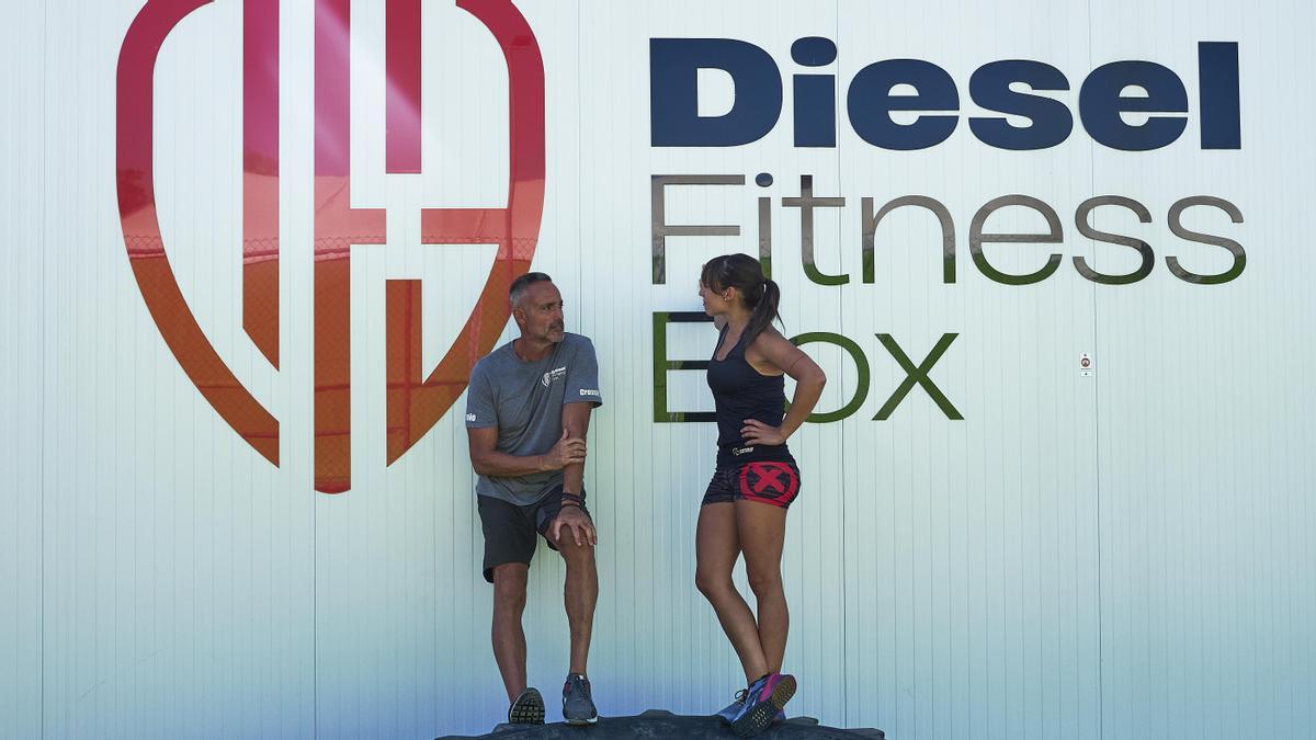 Toño y Ana, entrenadores de crossfit y propietarios de Diesel Fitness Box